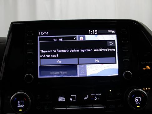 Used 2021 Toyota Highlander XLE image 43