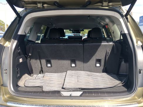 Used 2023 Subaru Ascent Limited image 9