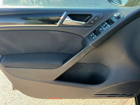 Used 2013 Volkswagen Golf 4-Door image 32