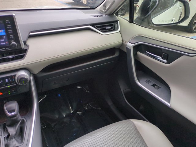 Used 2019 Toyota RAV4 Limited w/ Cold Weather Package FWD image 16