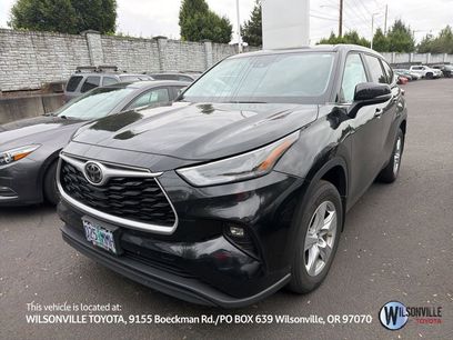 Used 2023 Toyota Highlander LE