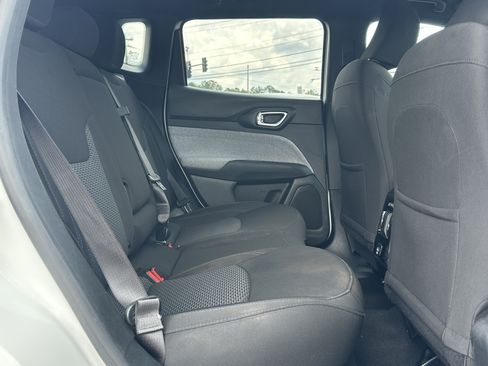 Used 2023 Jeep Compass Sport AWD/4WD image 15