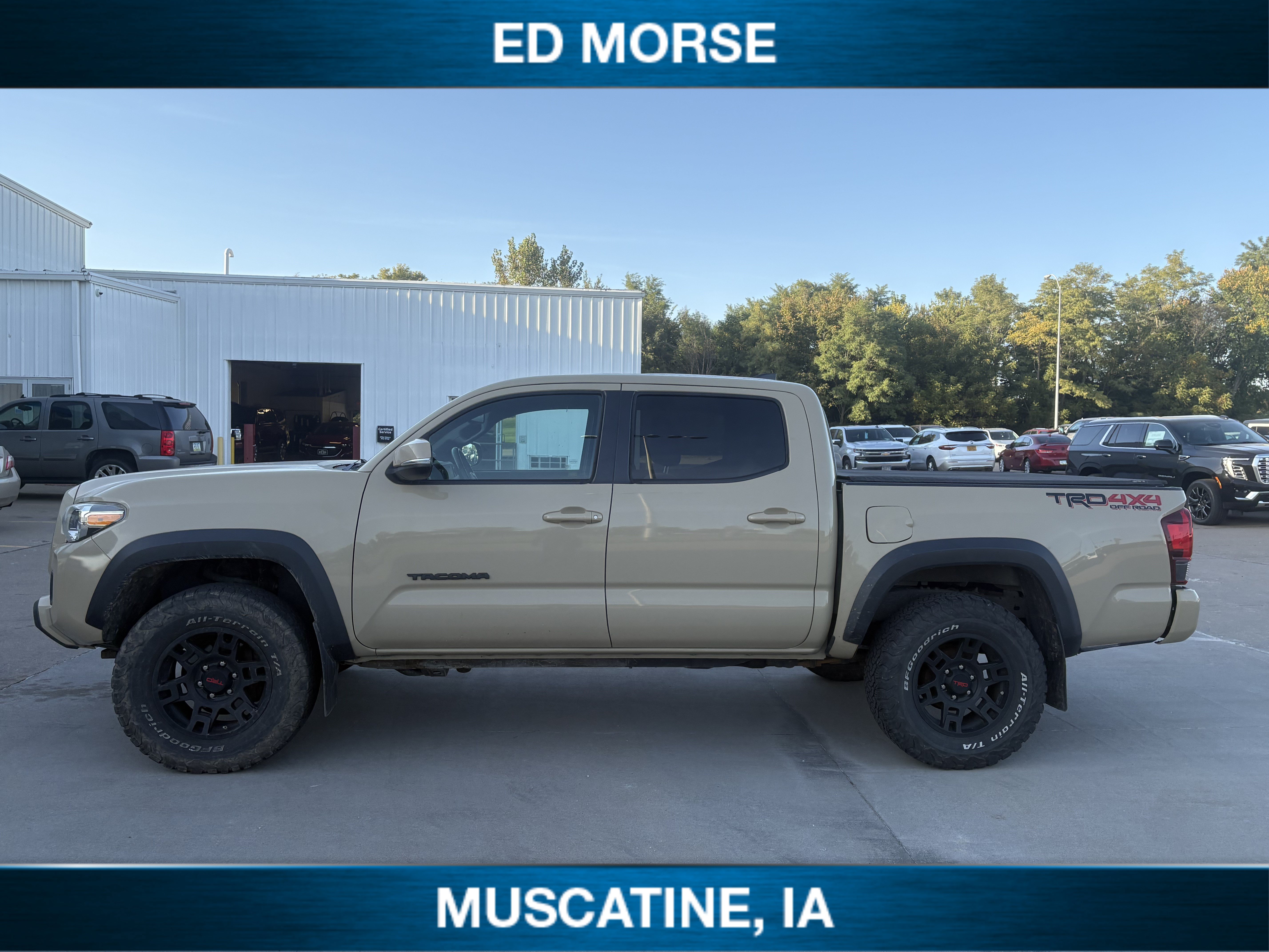 Used 2018 Toyota Tacoma TRD Off-Road AWD/4WD image 4