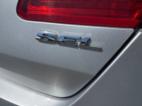 Used 2013 Ford Taurus SEL FWD image 4