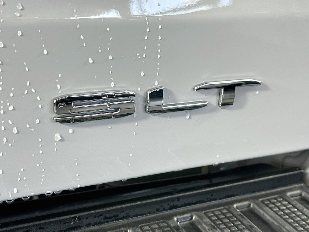 Used 2020 GMC Sierra 1500 SLT w/ X31 Off-Road Package AWD/4WD image 37