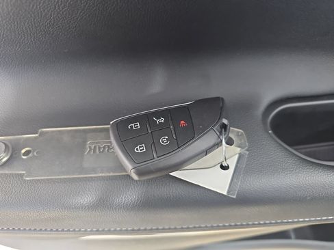 Used 2025 Chevrolet Traverse LT w/ Driver Confidence Package AWD/4WD image 42