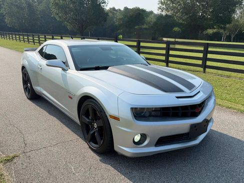 Used 2010 Chevrolet Camaro SS w/ RS Package RWD image 9
