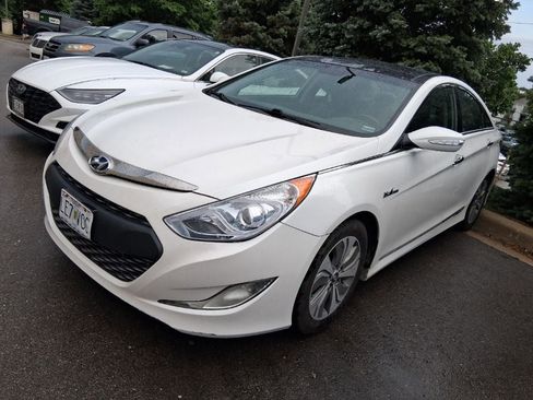 Used 2014 Hyundai Sonata Limited w/ Panoramic Sunroof Package 02 FWD image 1