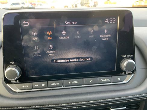 Used 2024 Nissan Rogue SV image 35