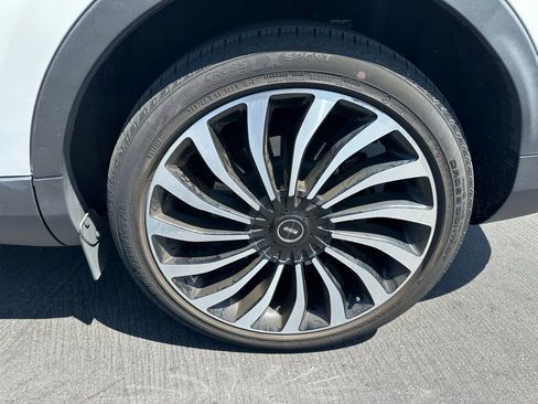 Used 2022 Lincoln Nautilus Black Label w/ Class II Trailer Tow Package AWD/4WD image 3
