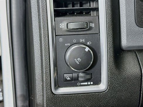 Used 2019 RAM 1500 Big Horn RWD image 12