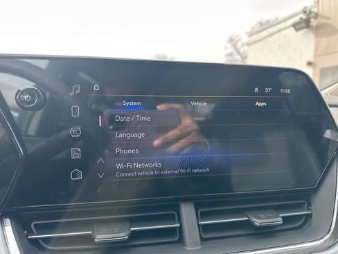 New 2026 Chevrolet Trax LT w/ Sunroof Package image 16