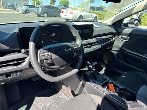 Used 2026 Kia K4 FWD image 15