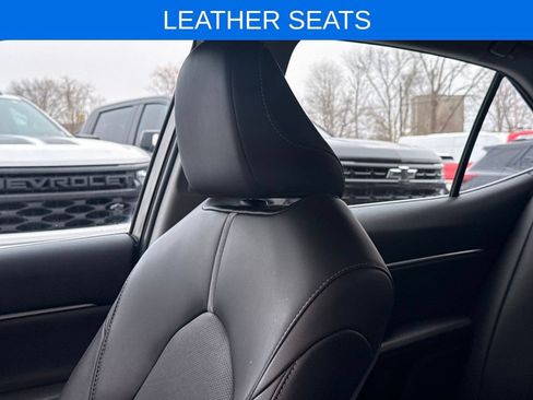 Used 2024 Toyota Camry XSE FWD image 3
