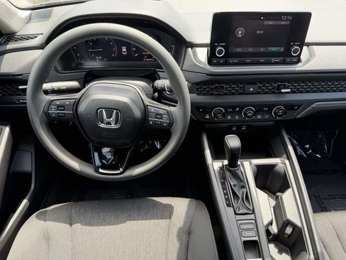 Certified 2025 Honda Accord SE image 10