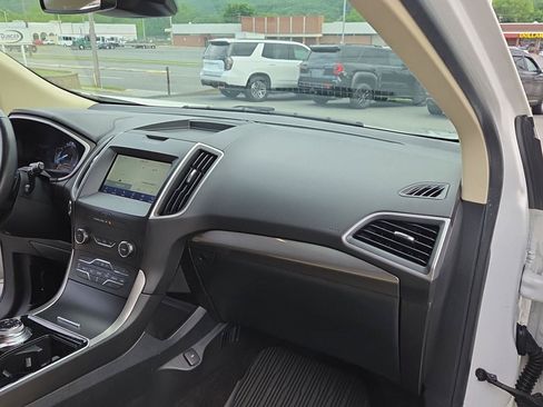 Used 2020 Ford Edge SEL w/ Convenience Package AWD/4WD image 19