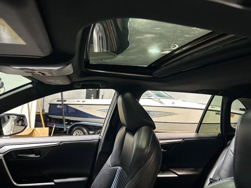 Used 2019 Toyota RAV4 XSE w/ Carpet Mat Package image 16