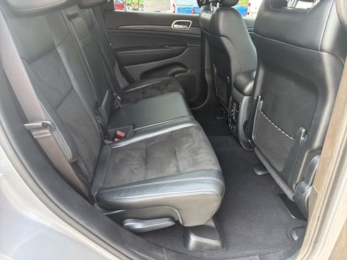 Used 2020 Jeep Grand Cherokee Altitude AWD/4WD image 19