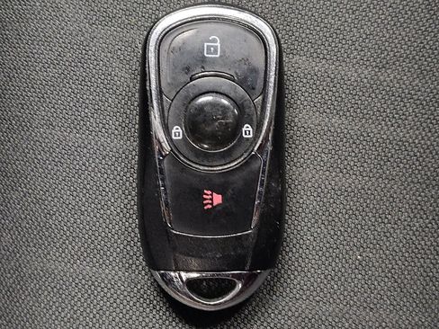 Used 2017 Chevrolet Trax LT w/ Driver Confidence Package FWD image 32