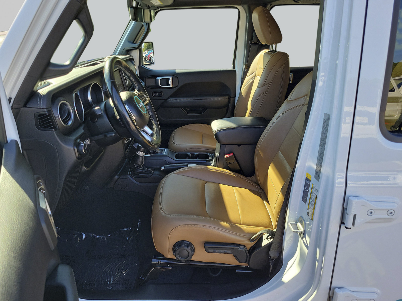 Used 2020 Jeep Wrangler Unlimited Sahara AWD/4WD image 26