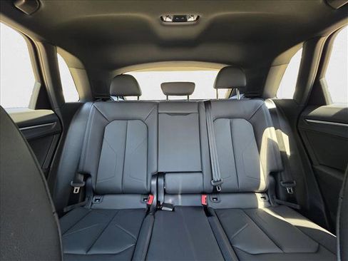 New 2025 Audi Q3 2.0T Premium image 17