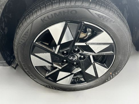 Used 2025 Hyundai Kona SEL image 11