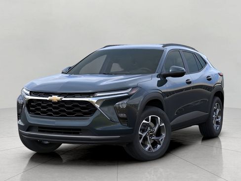 New 2026 Chevrolet Trax LT w/ Driver Confidence Package FWD image 8