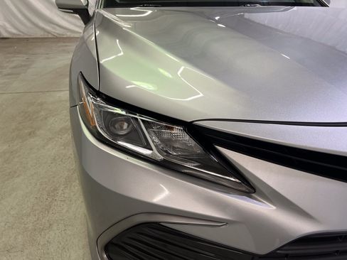 Used 2024 Toyota Camry LE w/ Convenience Package FWD image 5