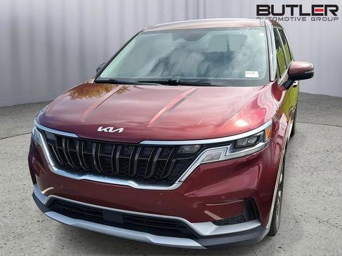 Used 2022 Kia Carnival EX FWD image 3