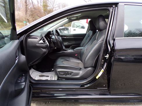 Used 2020 Toyota Camry SE image 14