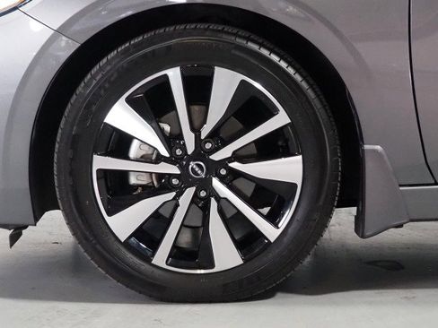 Used 2024 Nissan Sentra SV w/ SV Premium Package image 46