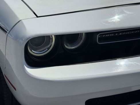 Used 2016 Dodge Challenger SXT RWD image 10