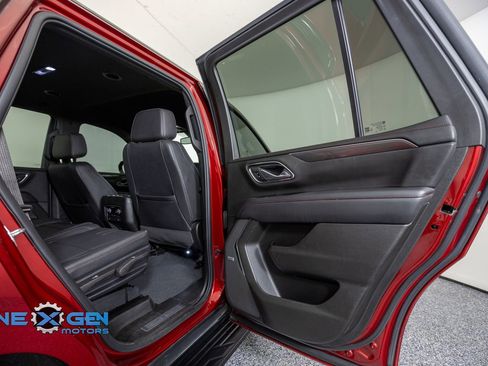 Used 2022 Chevrolet Tahoe RST w/ Luxury Package AWD/4WD image 35