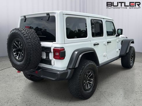 Used 2024 Jeep Wrangler Unlimited Rubicon w/ XTREMEE 35" Tire Package AWD/4WD image 6