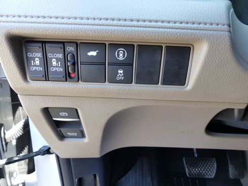 Used 2024 Honda Odyssey EX-L image 23