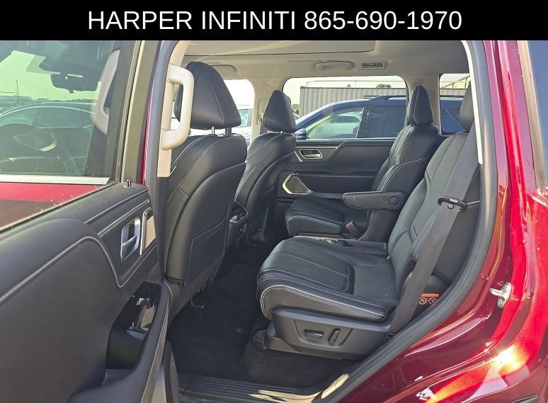 Used 2025 INFINITI QX80 Sensory AWD/4WD image 7