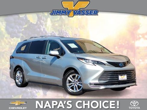 Certified 2021 Toyota Sienna Limited FWD image 1