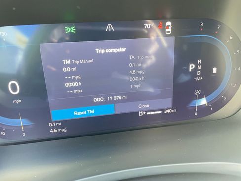 Used 2025 Volvo V60 B5 Cross Country Plus image 40