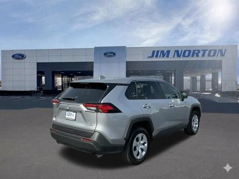 Used 2025 Toyota RAV4 LE AWD/4WD image 4