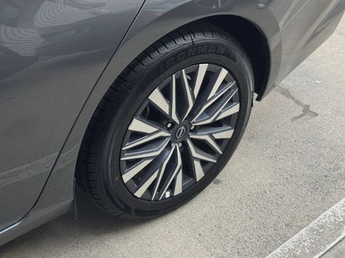Used 2025 Nissan Altima 2.5 SV FWD image 31