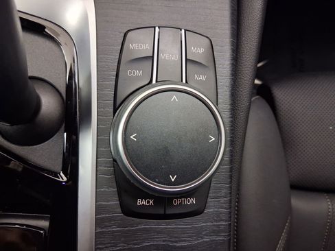 Certified 2022 BMW 540i image 32