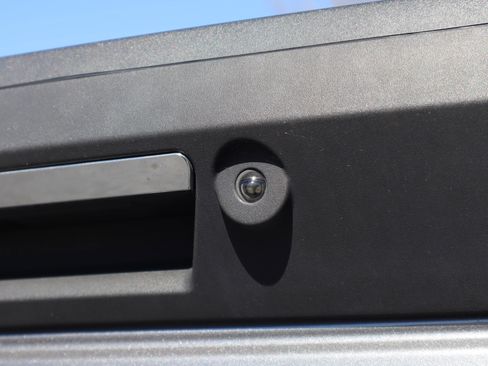 Used 2022 Ford F250 Lariat w/ Black Appearance Package image 32