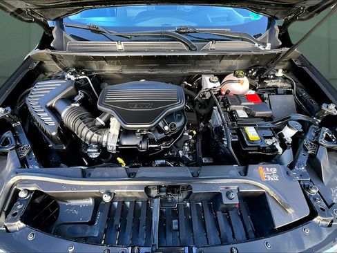 Used 2023 GMC Acadia Denali w/ Denali Ultimate Package AWD/4WD image 7