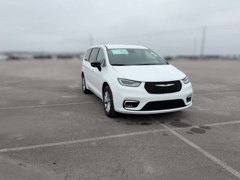 New 2026 Chrysler Pacifica Select image 17