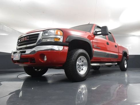 Used 2005 GMC Sierra 2500 SLT w/ Heavy-Duty Power Package image 50