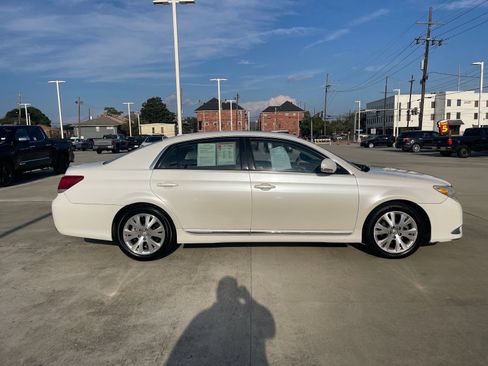 Used 2011 Toyota Avalon FWD image 7