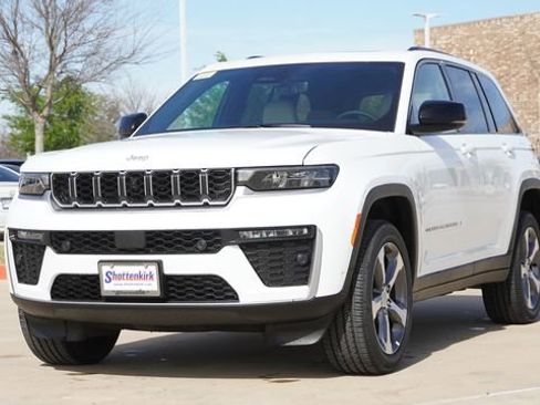 New 2026 Jeep Grand Cherokee Limited AWD/4WD image 3
