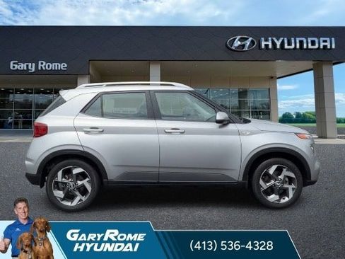 Certified 2023 Hyundai Venue SEL FWD image 9