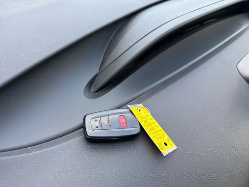Used 2021 Toyota Prius LE AWD/4WD image 14