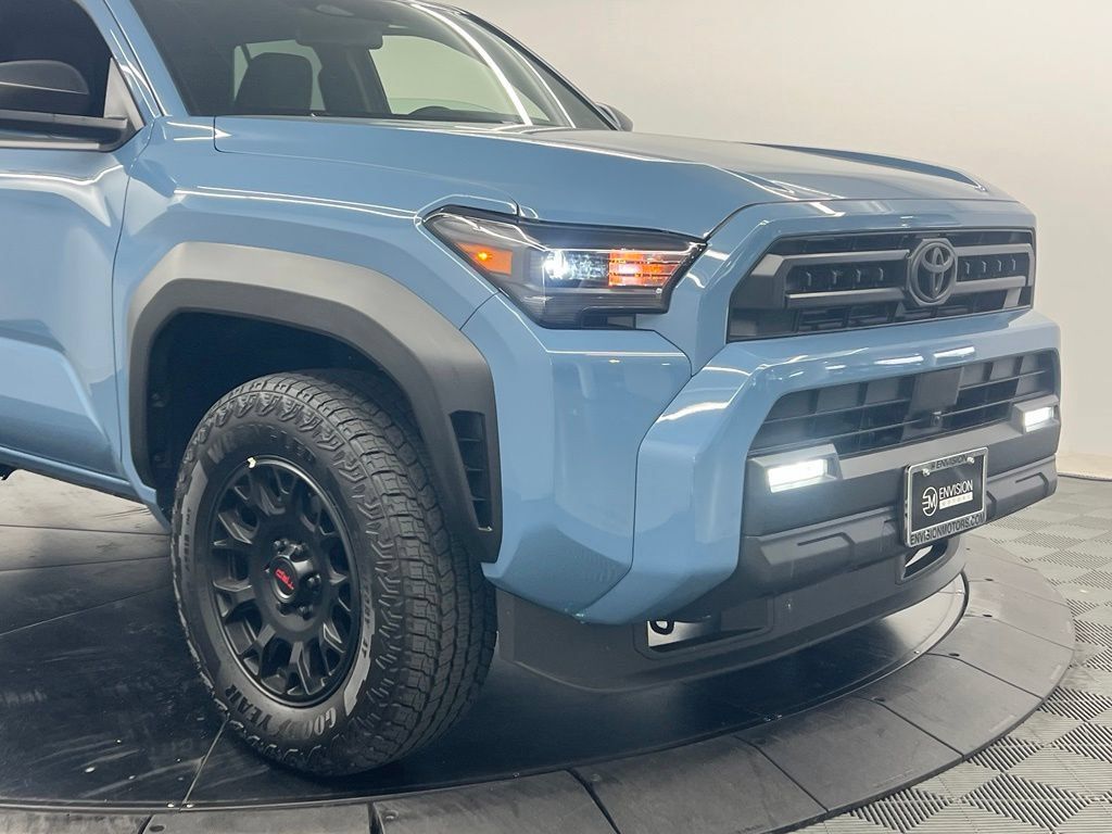 Used 2026 Toyota 4Runner SR5 AWD/4WD image 8